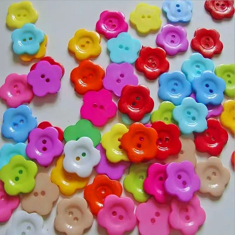 100 Pcs 2 Holes Flower Buttons Candy Color Clothing Sewing Buttons Fit Scrapbooking Apparel Crafts DIY Decoration 12mm 13mm