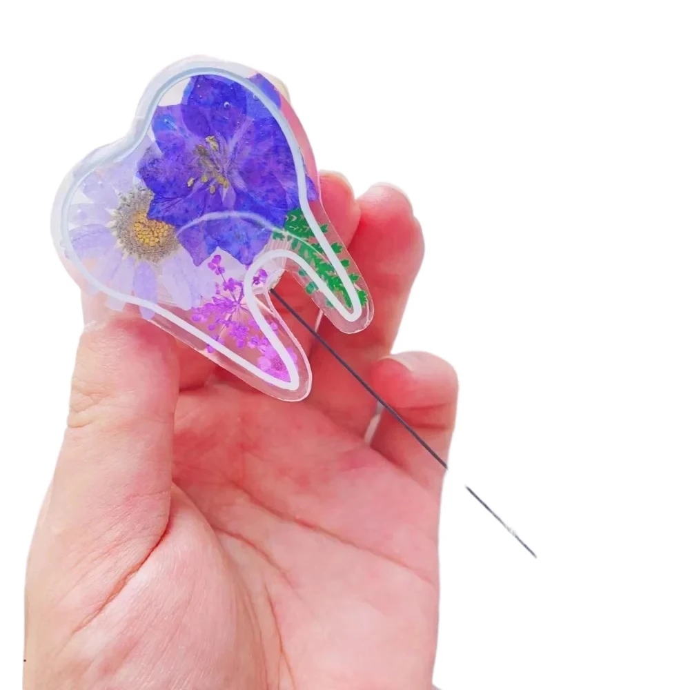 

Flower Style Badge Reel Retractable for ID Tag Working Permit Badge Holder Clips with 360 Rotating Alligator Clip Name Holder