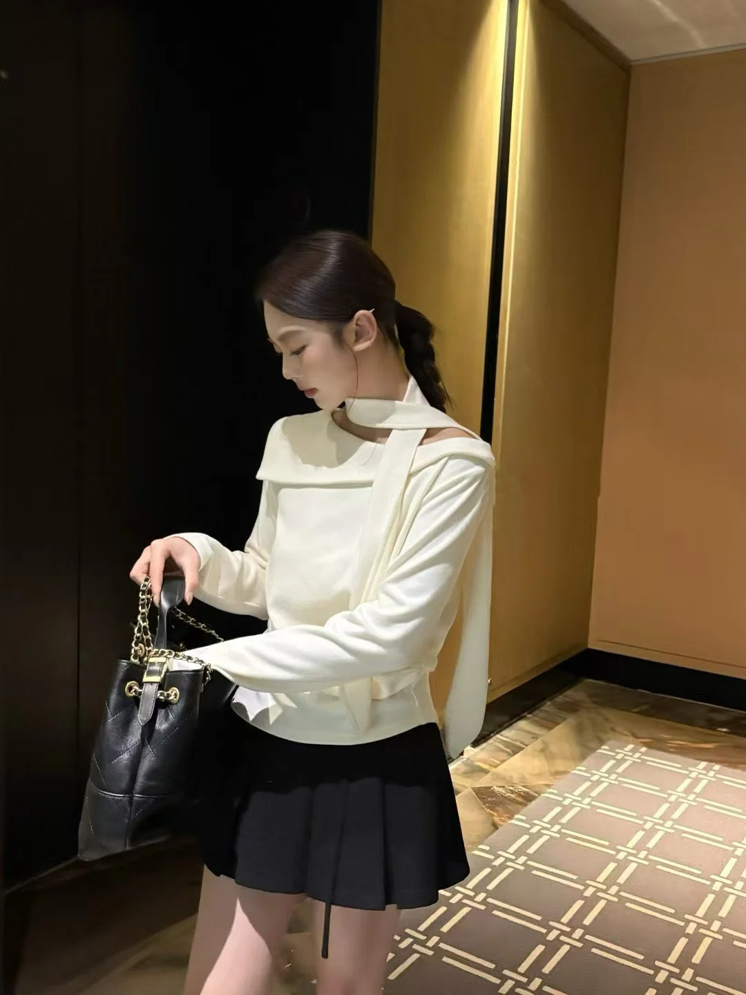 冬の新作韓国風カジュアルロングスリーブフローティングTシャツレディースソフトで快適な厚手のベースレイヤートップ