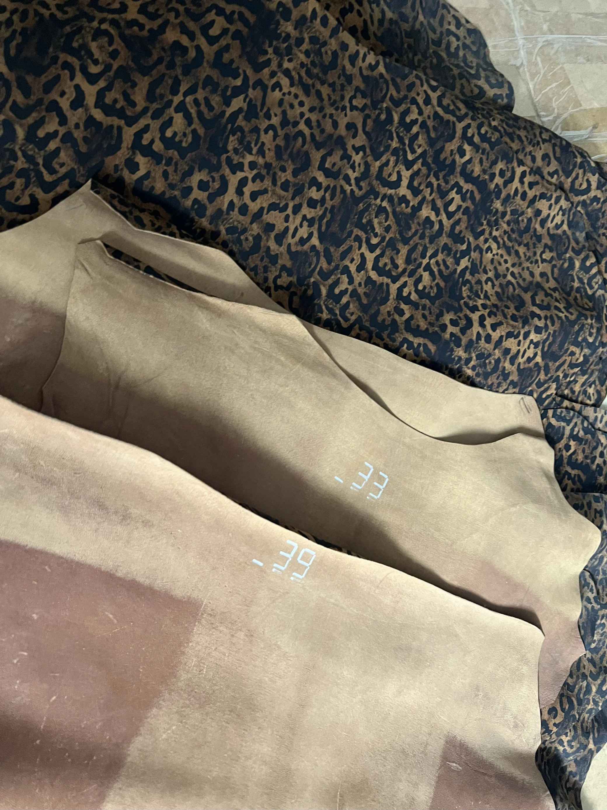 Leopard print Little Lamb Printed full-grain sheepskin  thickness 1.0mm Genuine Leather 3-4 SF. 5-7 sf