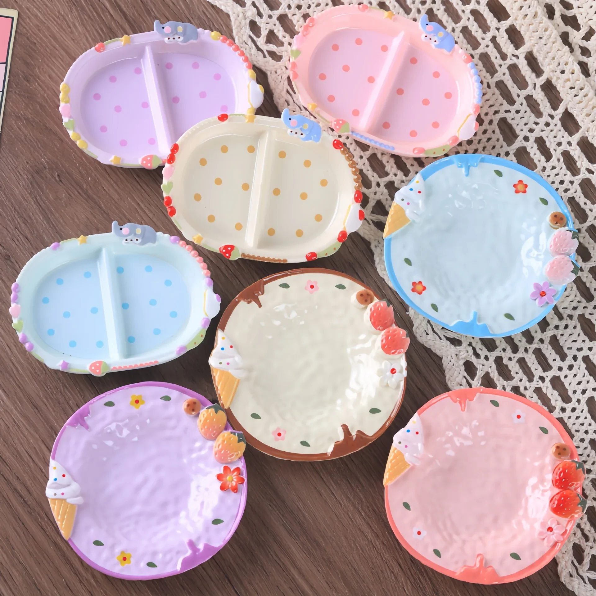 4Pcs Mini Simulation Cartoon Elephant Plate Ornament, Cute Sweet Design with Strawberry Ice Cream Bread, DIY Miniature Decor