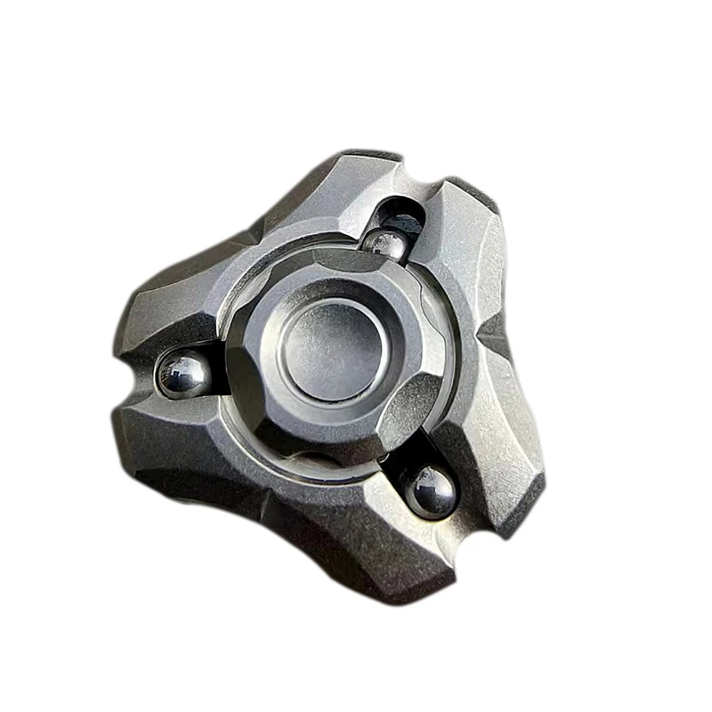 EDC refers to a stainless steel fidget spinner pulsing three-page spiral edc metal toy as a decompression gift