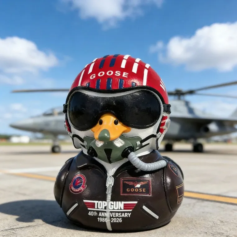 The Top Gun 40th Anniversary Keychain 2026 Collectible Figurine 3 Colors Duck Fit For Movie Role Fan Party Special Gift Adults