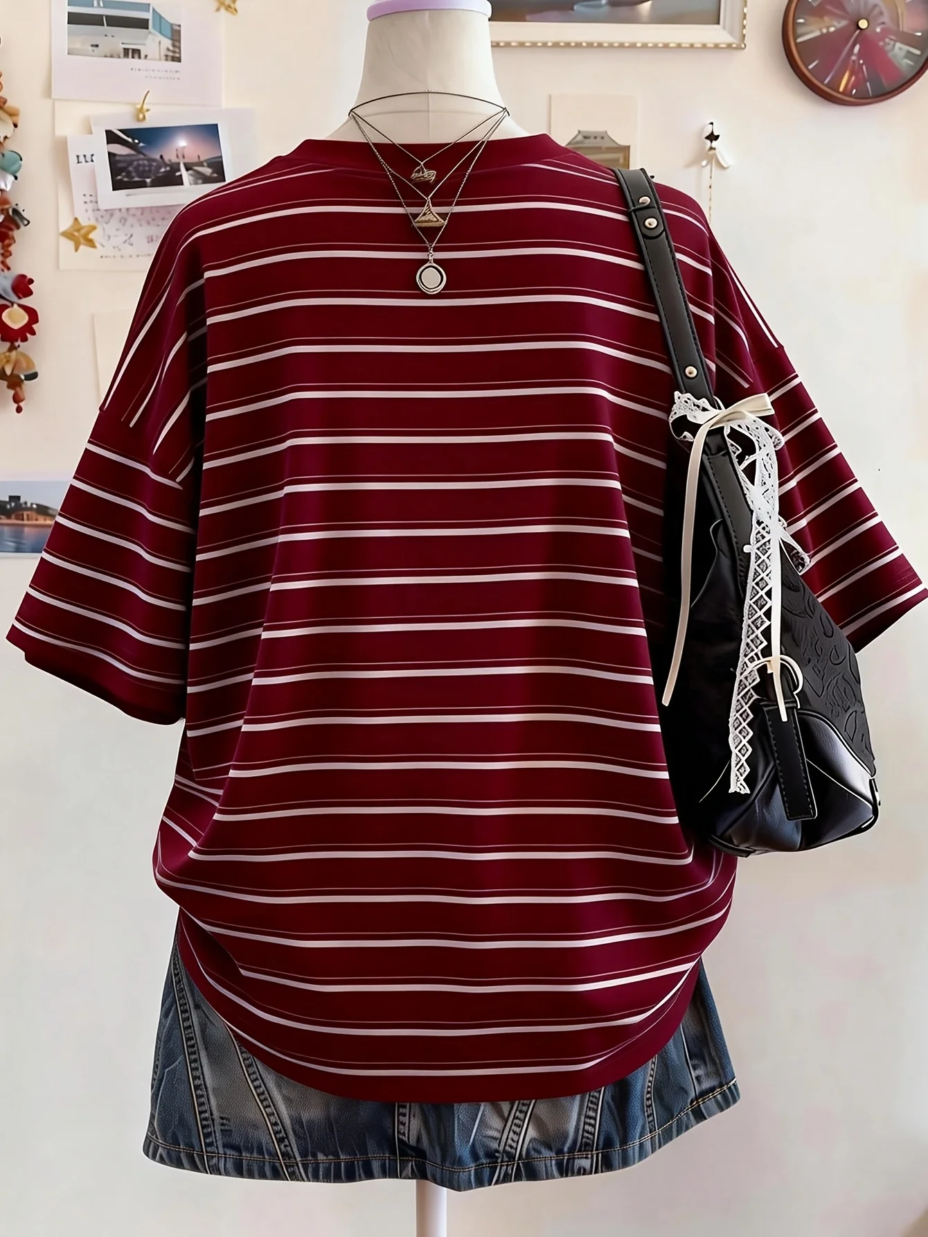 Trendiges, gestreiftes Oversize-T-Shirt für Damen in großen Größen für mühelosen Stil – Detail 9