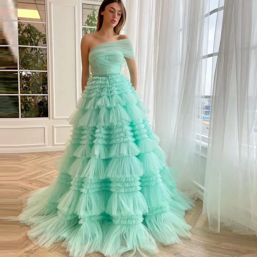 

Wrap Shoulder Pleated Mesh Prom Dresses Pretty Turquoise Ruffles Tiered Celebrity Party Gowns Lush Tulle Women Pageant Dress