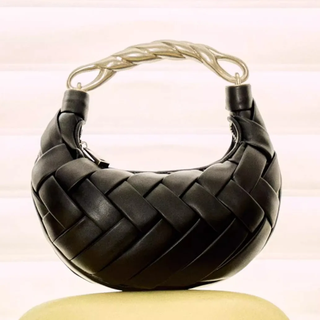 Hand-woven Women's Bag 2025 New Versatile Light Luxury Niche High-end Fashion Exquisite Crossbody Dumpling Bag Personalized Wome