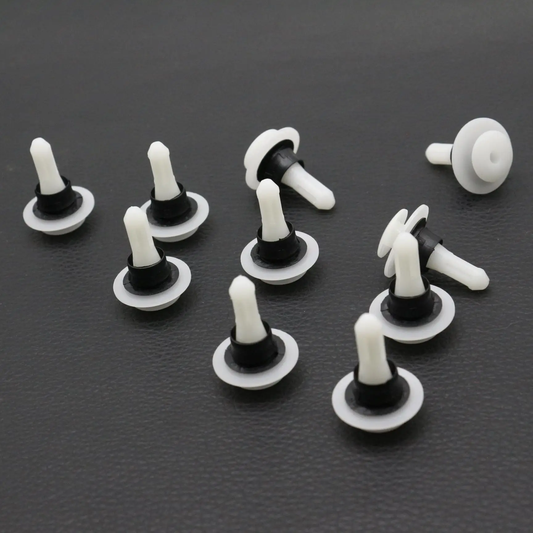 

10 Pcs White Body Side Moulding Clip Retainer With Black Grommet For VW Golf Passat Eurovan 1988-2003 Nylon Fastener 701-853-585