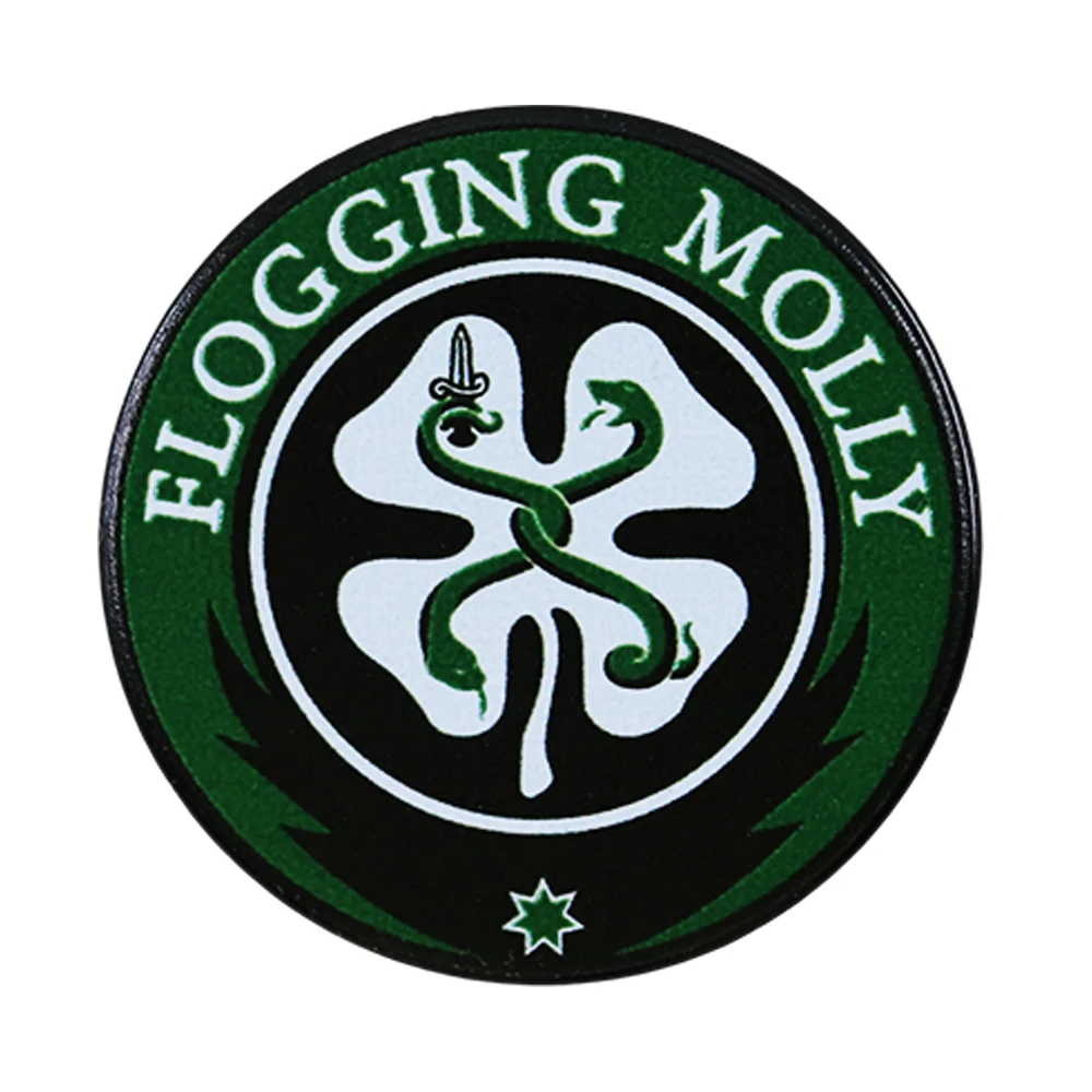 Vierblättriges Kleeblatt-Schlangen-Logo-Brosche, Flogging-Molly-Band-Abzeichen, Musik-Accessoire, runder Emaille-Anstecker, Band-Fans, Sammel-Anstecker, Dekoration – Detail 1