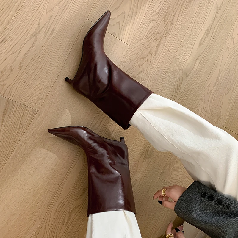 

Runway Kitten Heel Chelsea Boots Women Genuine Leather Pointed Toe Mid Calf Botas Ladies Autumn Winter Shoes Work Short Boots