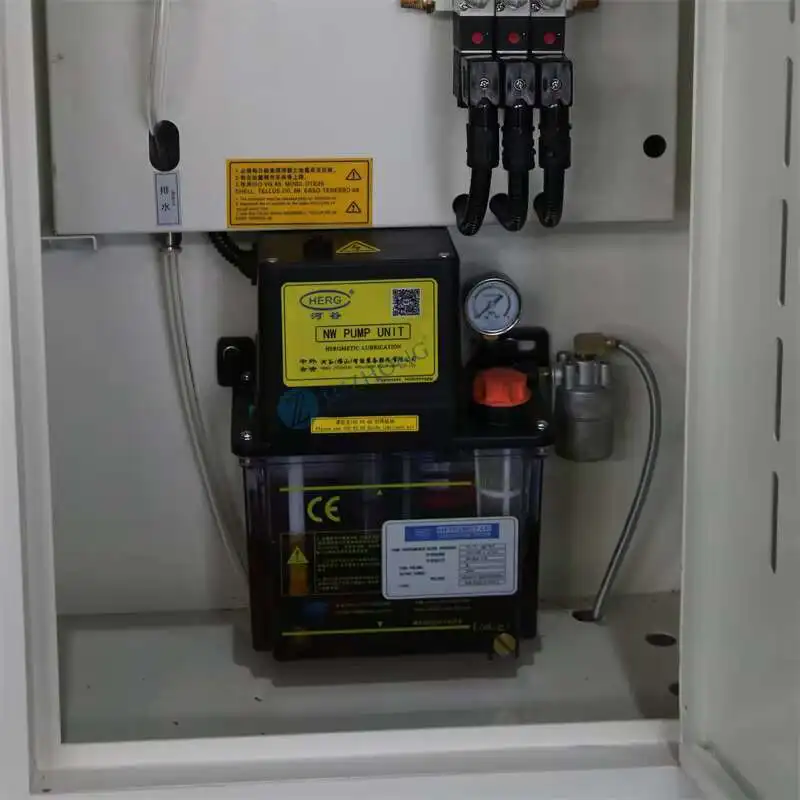 Pusat Hining Vertikal Pabrik Cnc VMC650 Susu Kecil