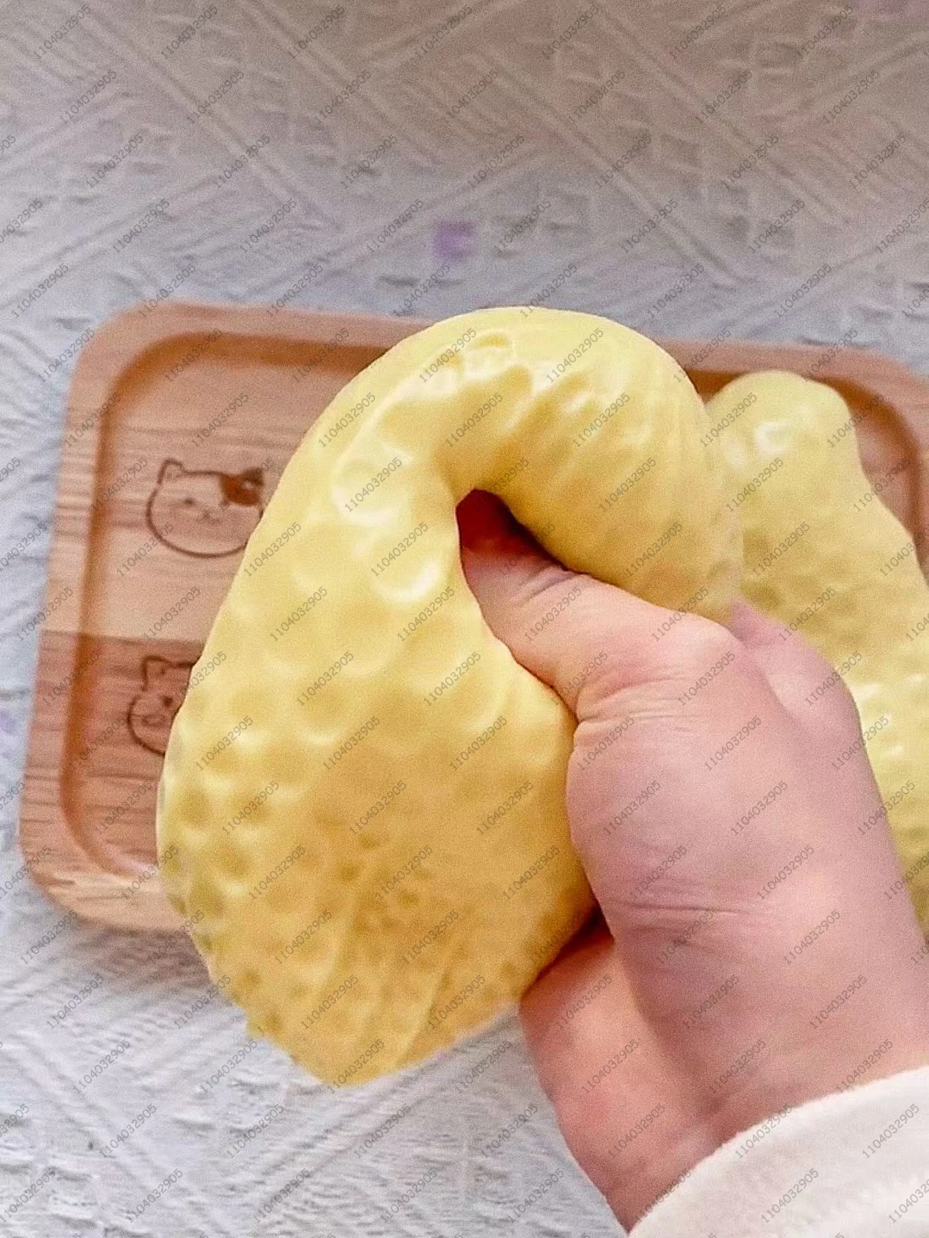 Crunchy Peanut Stress Ball Food-Shaped Squeeze Ball Squishy Toys ASMR Sensory Anti Stress Fidget Toys for Adults Recess Desk Toy