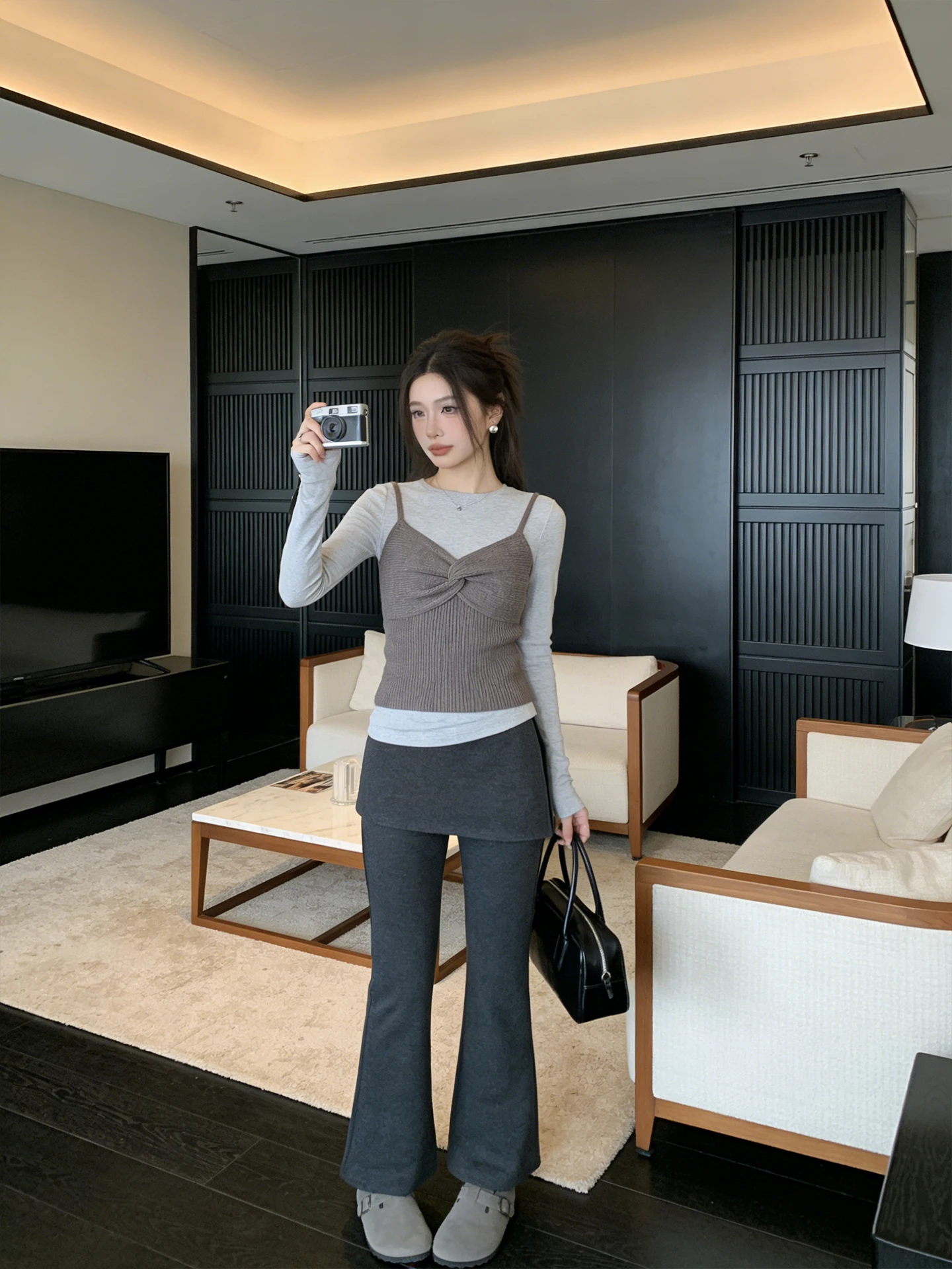 

Новые корейские брюки 2026 года: облегающие, с микро-клешем, на флисовой подкладке, приятные к телу, повседневные, с низкой посадкой, эластичные, для женщин