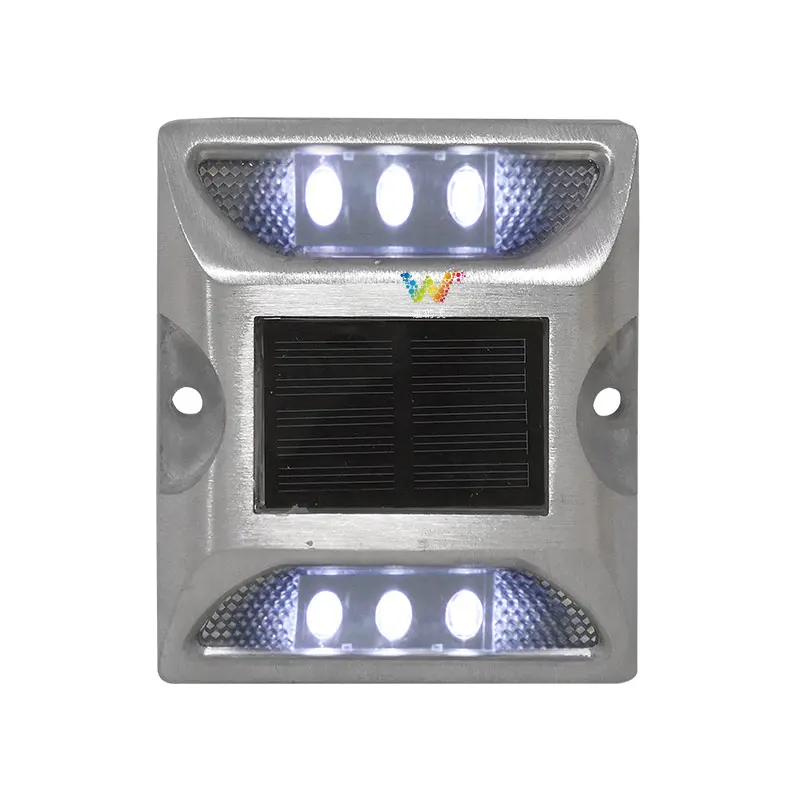 40 قطعة حزمة واحدة تعمل بالطاقة الشمسية LED Road Stud Blue Road Flashing Light