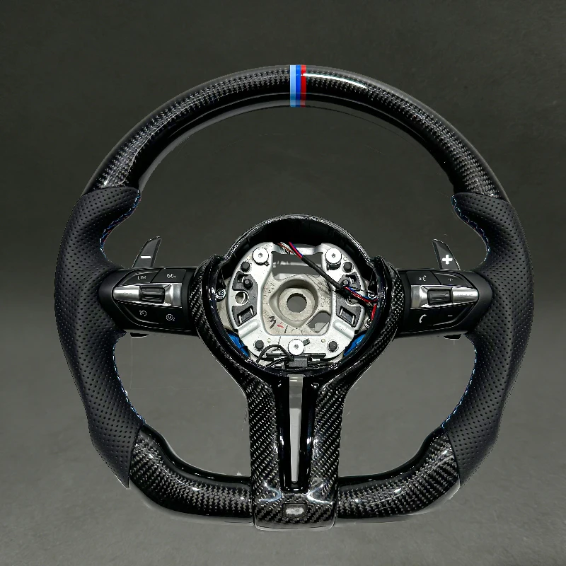 

Руль из черного карбона для BMW F10 F30 F22 F25 F32 с перфорированной кожей, плоским дном, настраиваемыми материалами, спортивный дизайн