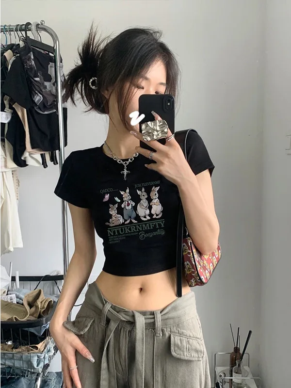 High waisted shoulder length short sleeved 2023 summer short spicy girl with exposed navel ins American rabbit print black 0WN6