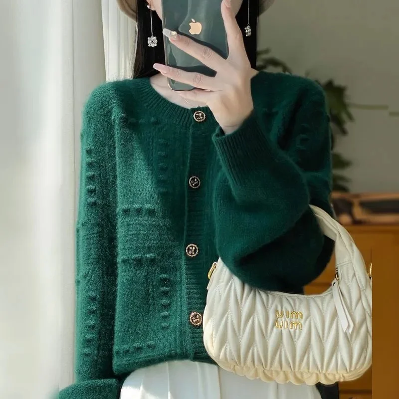 سترات نسائية 2025 قميص محبوك متين بصدر واحد سترة ربيع الخريف موضة كورية سترات برقبة دائرية ملابس خارجية متماسكة