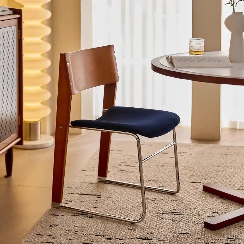 

Mid-Century Designer Single Chair, Ideal for Café Negotiations, Light Luxury Make Maigu Retro Dining Chair, Home Backrest Chair