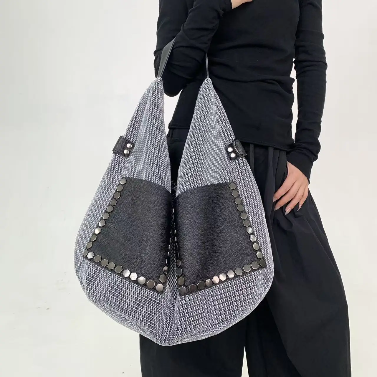 

Luxury Statement Designer Diaper Bag For Women Fashionable Large Capacity Tote Elegant Leather Crossbody Shoulder Bag Unique