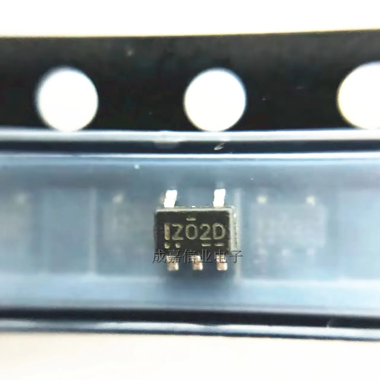 10pcs/Lot NC7SZ02P5X SC-70-5 MARKING;Z02 Logic Gates UHS 2-Input NOR Gate Operating Temperature:- 40 C-+ 85 C