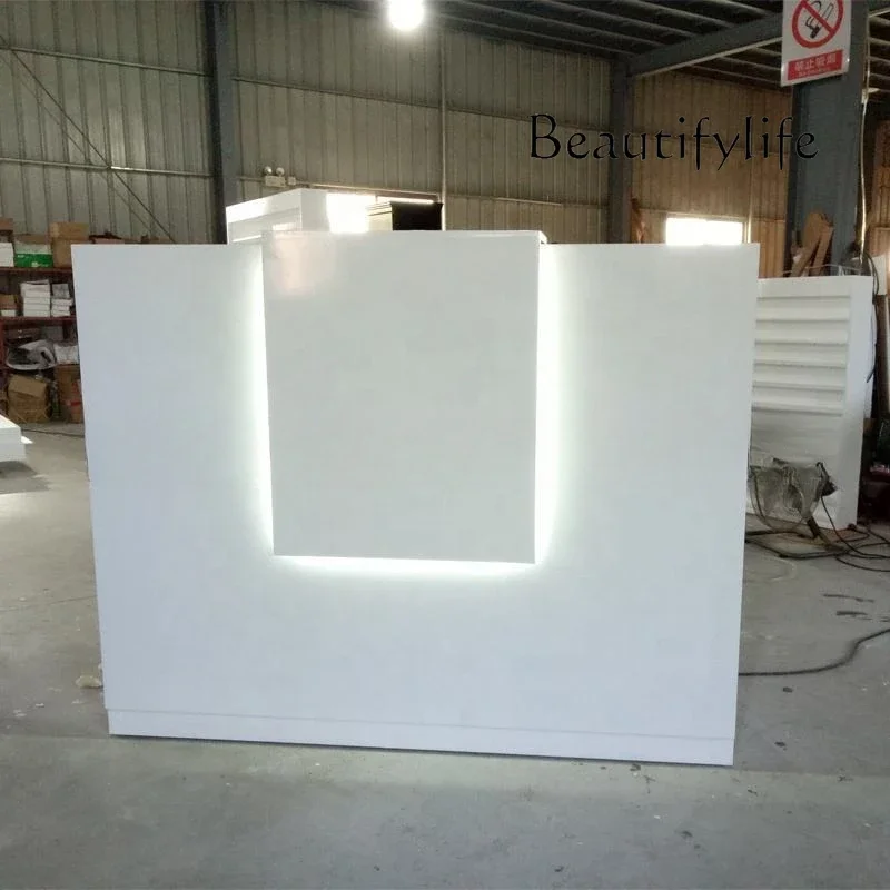 

Lamp paint reception desk simple clothing store checkout page hairdressing and nail salon company front desk