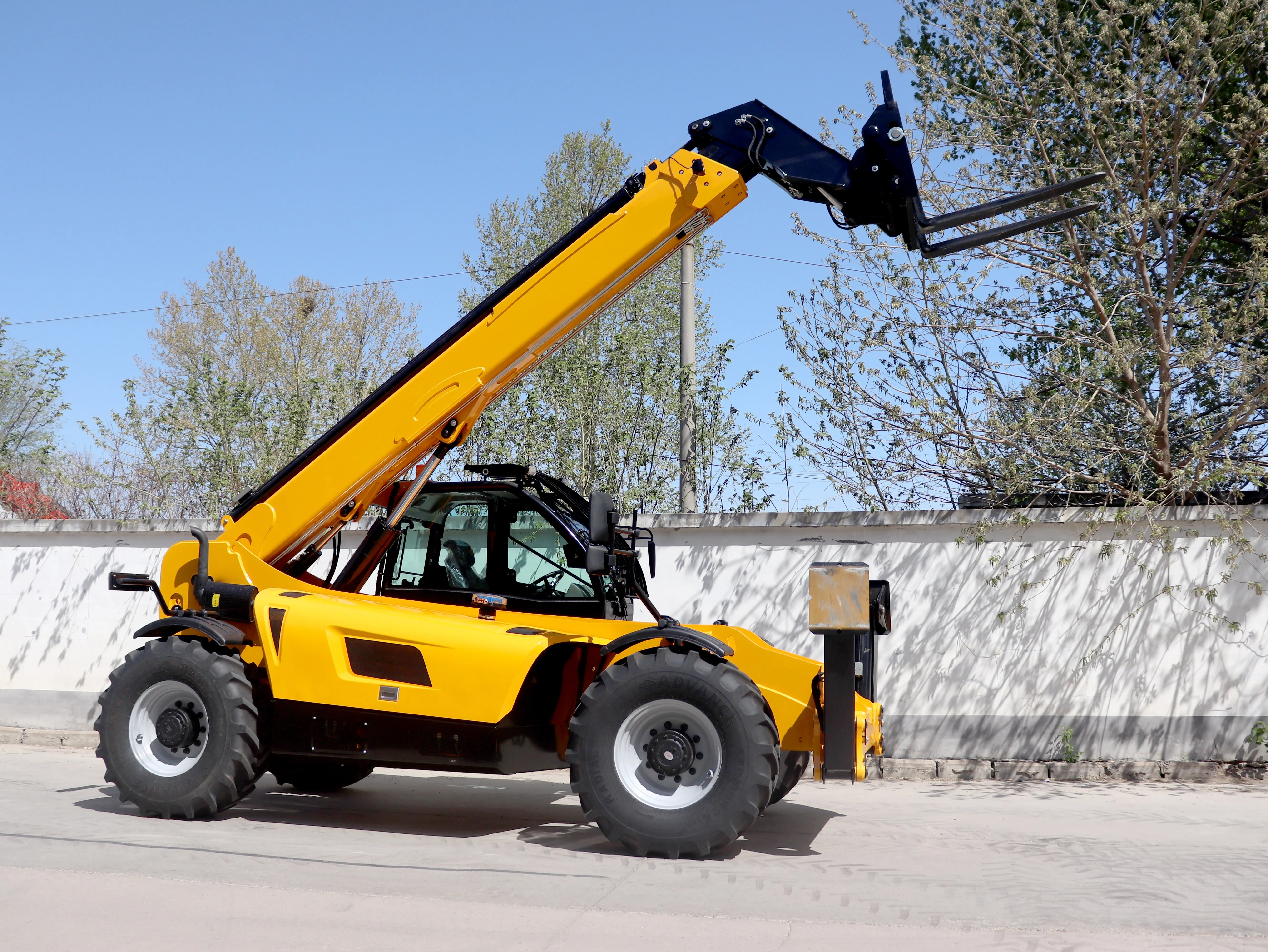 Truk Forklift Diesel Teleskopi - Telescopic Handler Boom ulasan dan harga