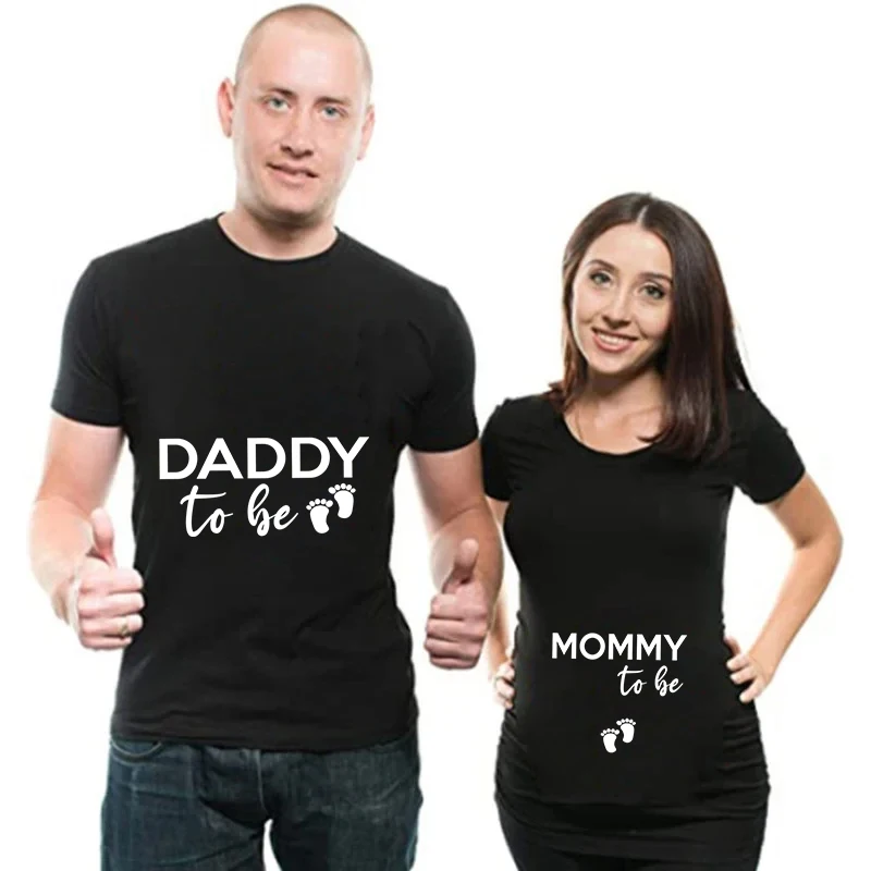 Daddy To Be Mommy To Be T-Shirt Pregnancy Announcement Shirt for Women Baby Feet Graphic T Shirt Loose Maternity Matching Tshirt