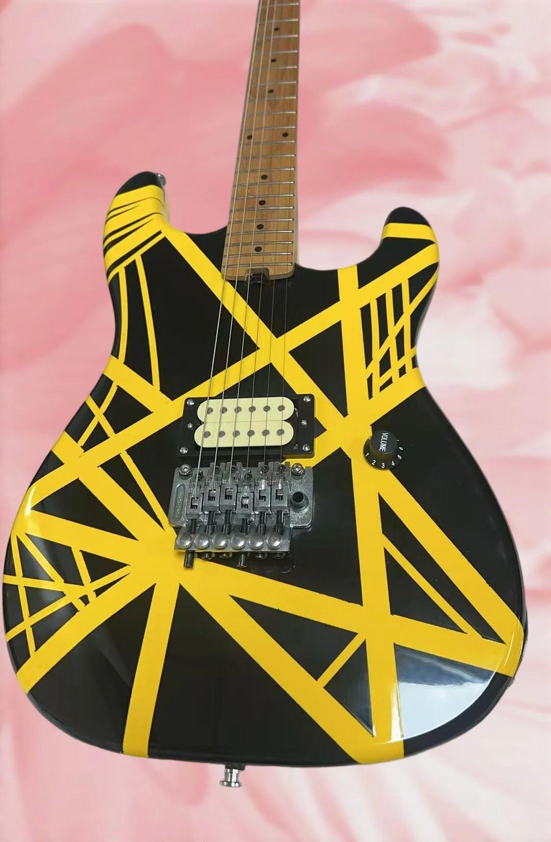 

Высококачественная гитара Bumblebee Black/Yellow Striped Series в винтажном стиле Wolf g a ng Pup Floyd Rose Fat Bras 2026