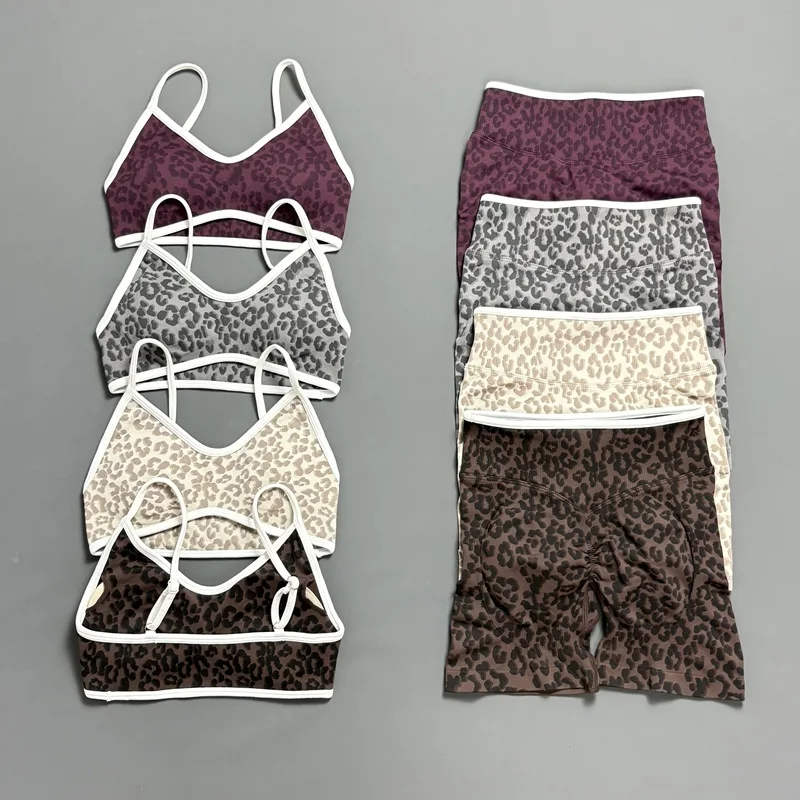 NCOYOE 2-teiliges Fitness-Shorts-Set für Damen, Leopardenmuster, Kontrastriemen, Sport-BH, hohe Taille, Scrunch-Butt, nahtloser Gym-Biker-Anzug