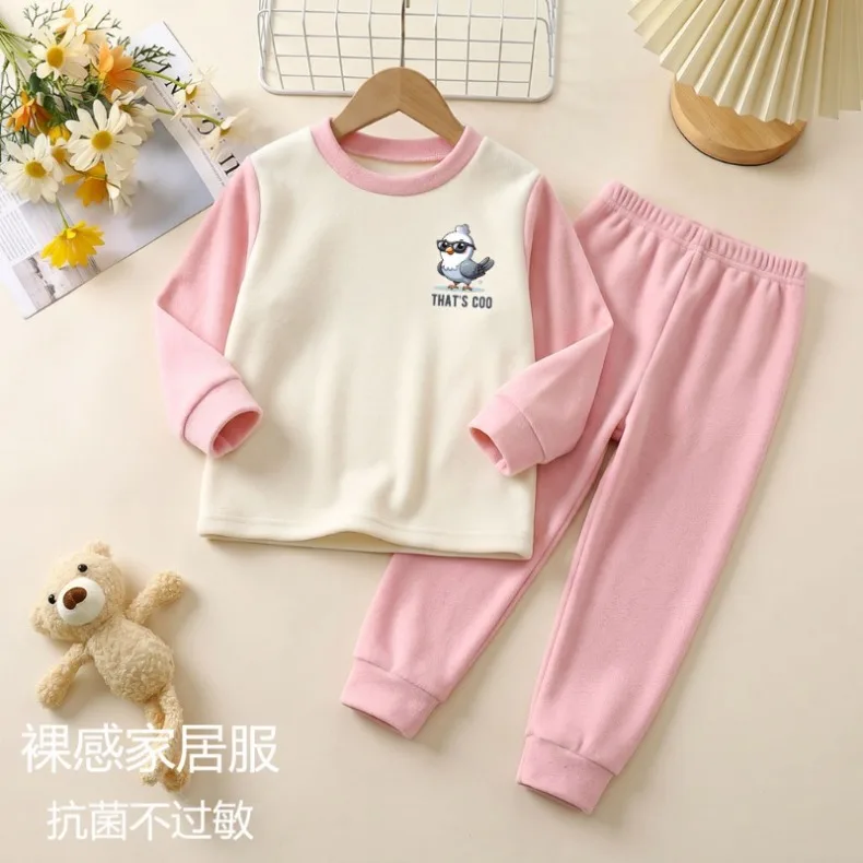 2026 Herbst Winter Weiche Fleece Kinder Freizeit-Schlafanzüge Jungen und Mädchen Gespleißter Langarm-Hausanzug Kinder-Pyjamas – Detail 2