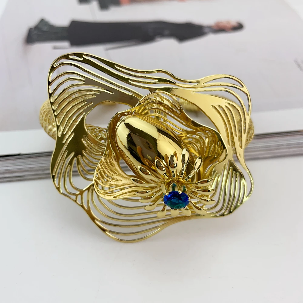 طقم مجوهرات عصرية للسيدات من EMMA قلادة وأقراط برازيلية مطلية بالذهب لمجموعة هدايا إكسسوارات الحفلات