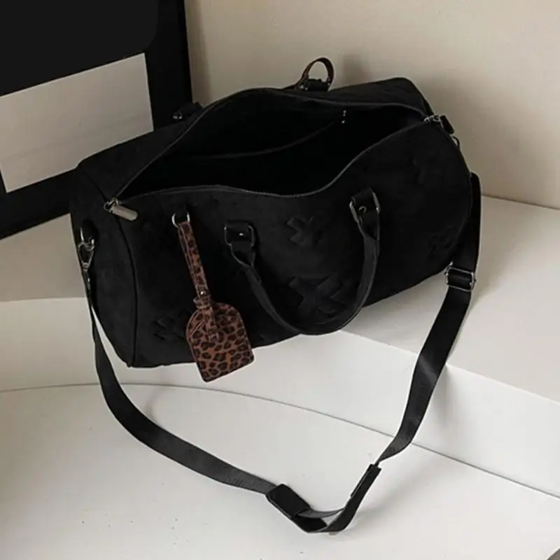 

PU Leather Gym Bag Overnight Bag Training Bag Sport Bag Large Capacity Travel Bag Weekender Bag Simple Fitness Bag