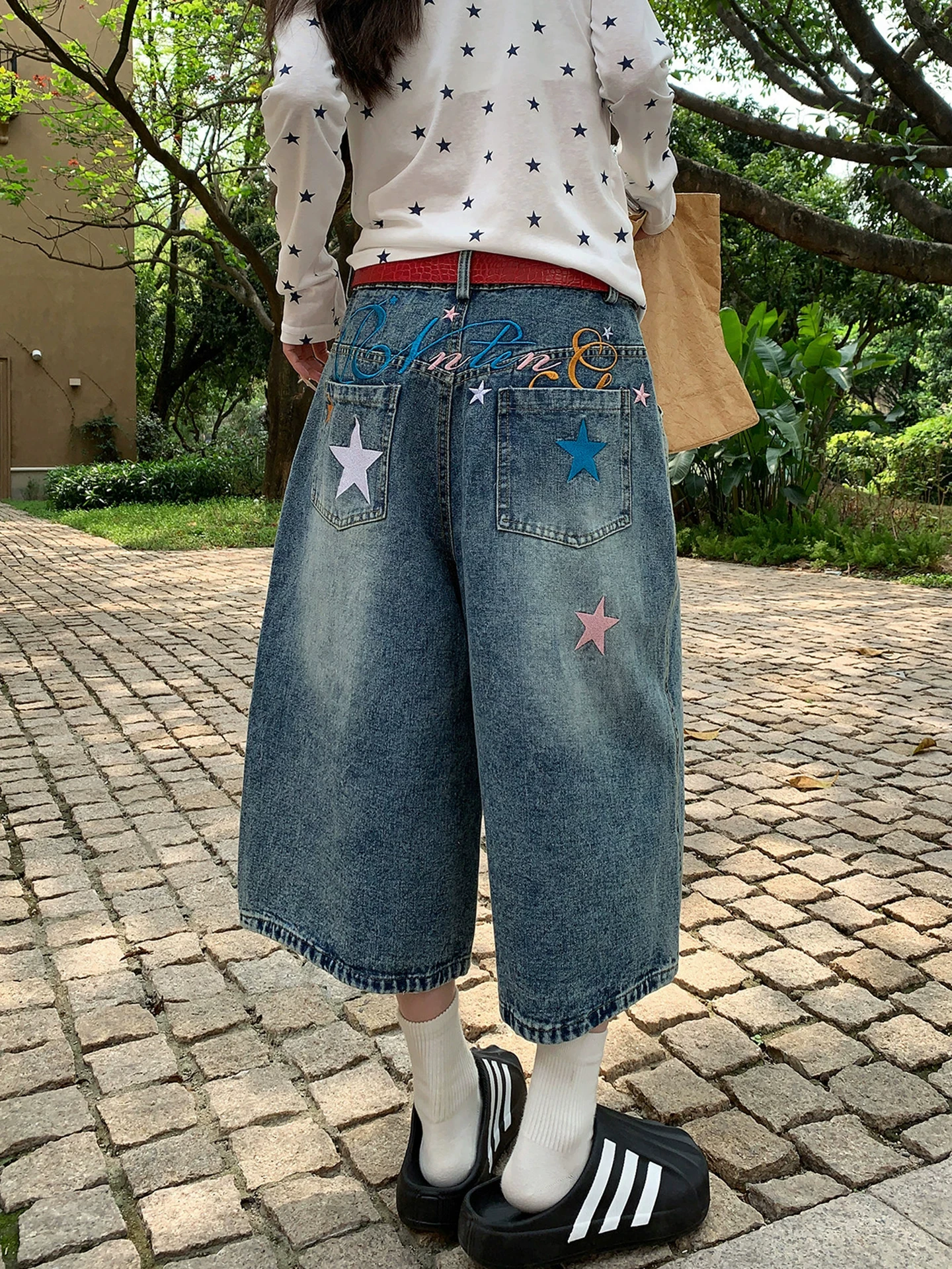 Calça Jeans Unissex Retrô Americana Lavada com Bordado de Letras e Estrelas, Perna Larga, Caimento Solto Casual, Comprimento Sete Polegadas