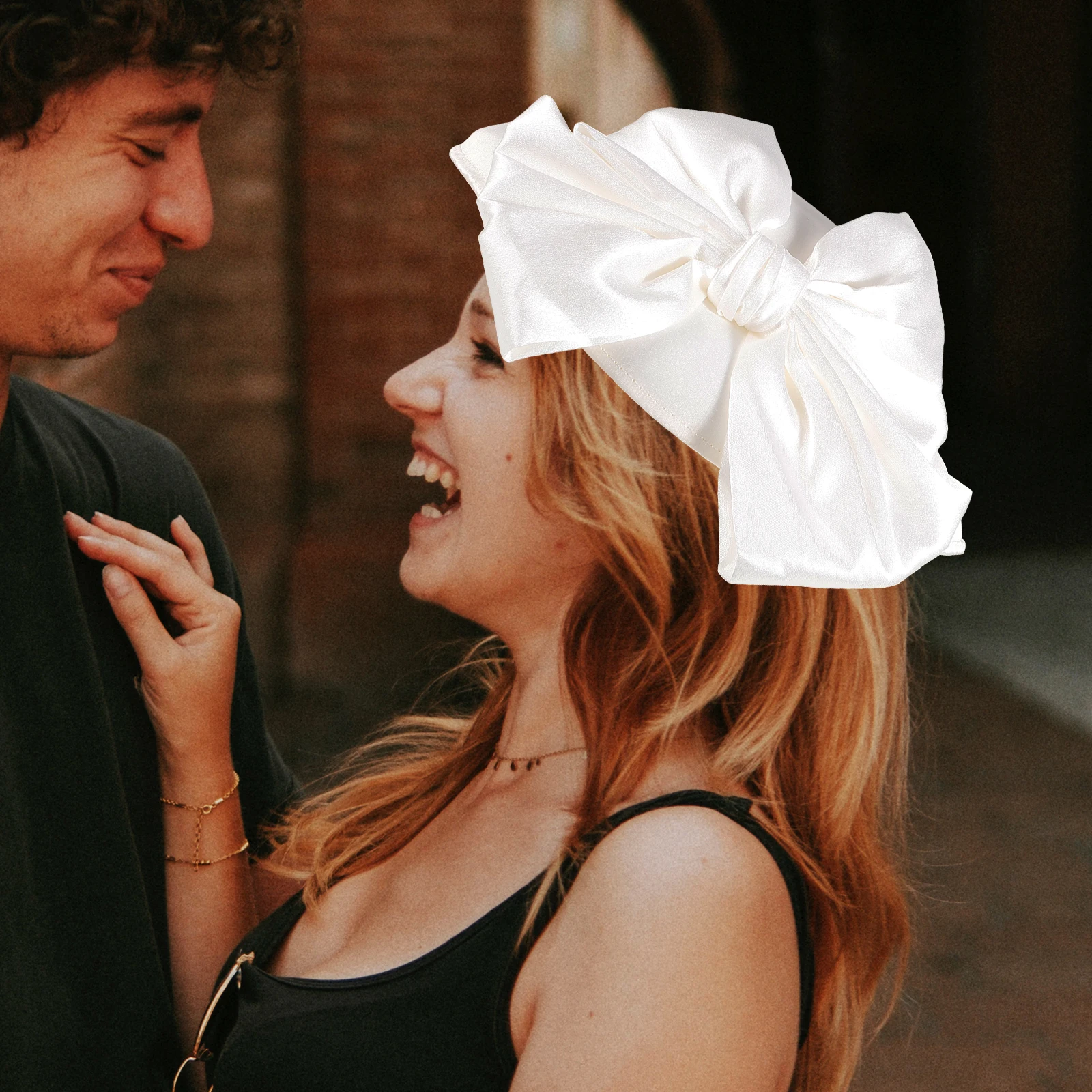 

Elegant Lady Bowler For Women Bridal Party Dress Fascinator Halloween Hat White Perfect Wedding Costume Fashion Headwear