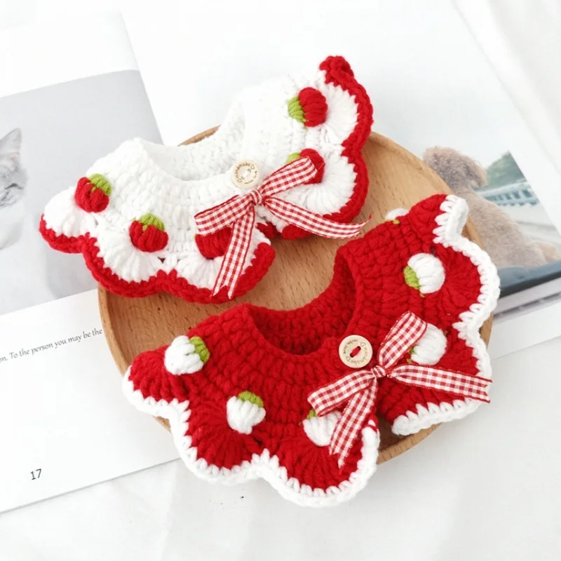 Hand-woven Cat Strawberry Collar Hand-knitted Small Pet Dog Collar Bib Suitable for Pet Photography