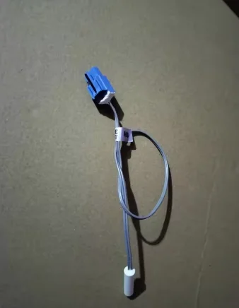 Suitable for Midea refrigerator temperature sensor DA000547301/201 refrigerator universal, temperature sensor