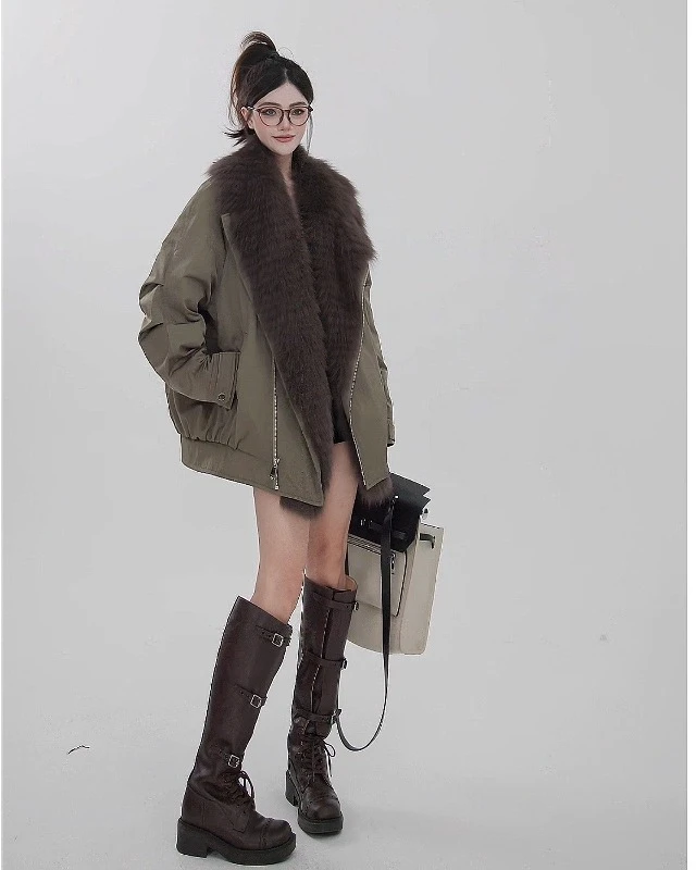 Abrigo de longitud media de piel de ganso con cuello de piel de zorro Original del diseñador
