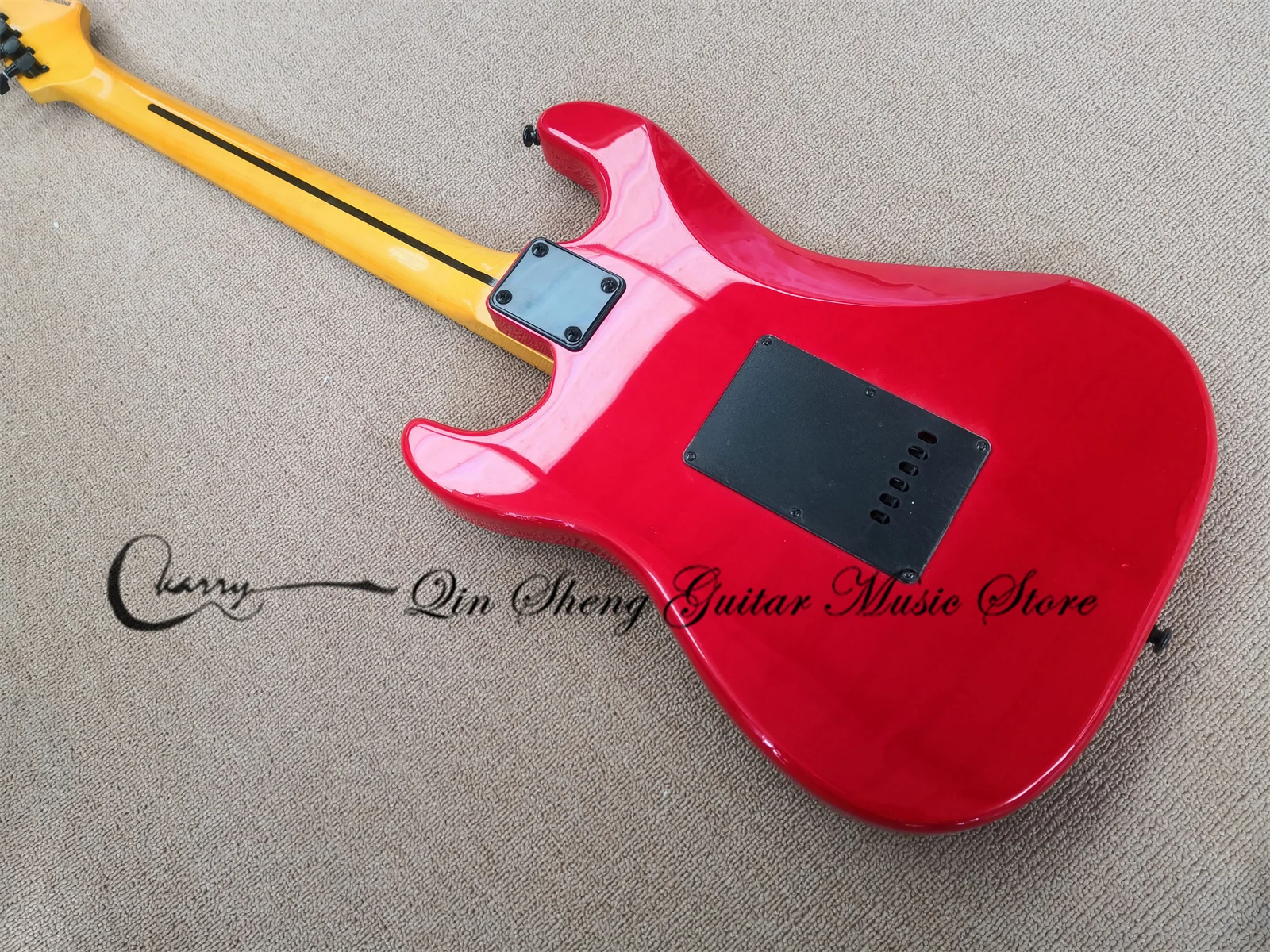 custom 6 strings electric guitar, stra guitar,red guitar black hardware SSH pickups,yellow neck