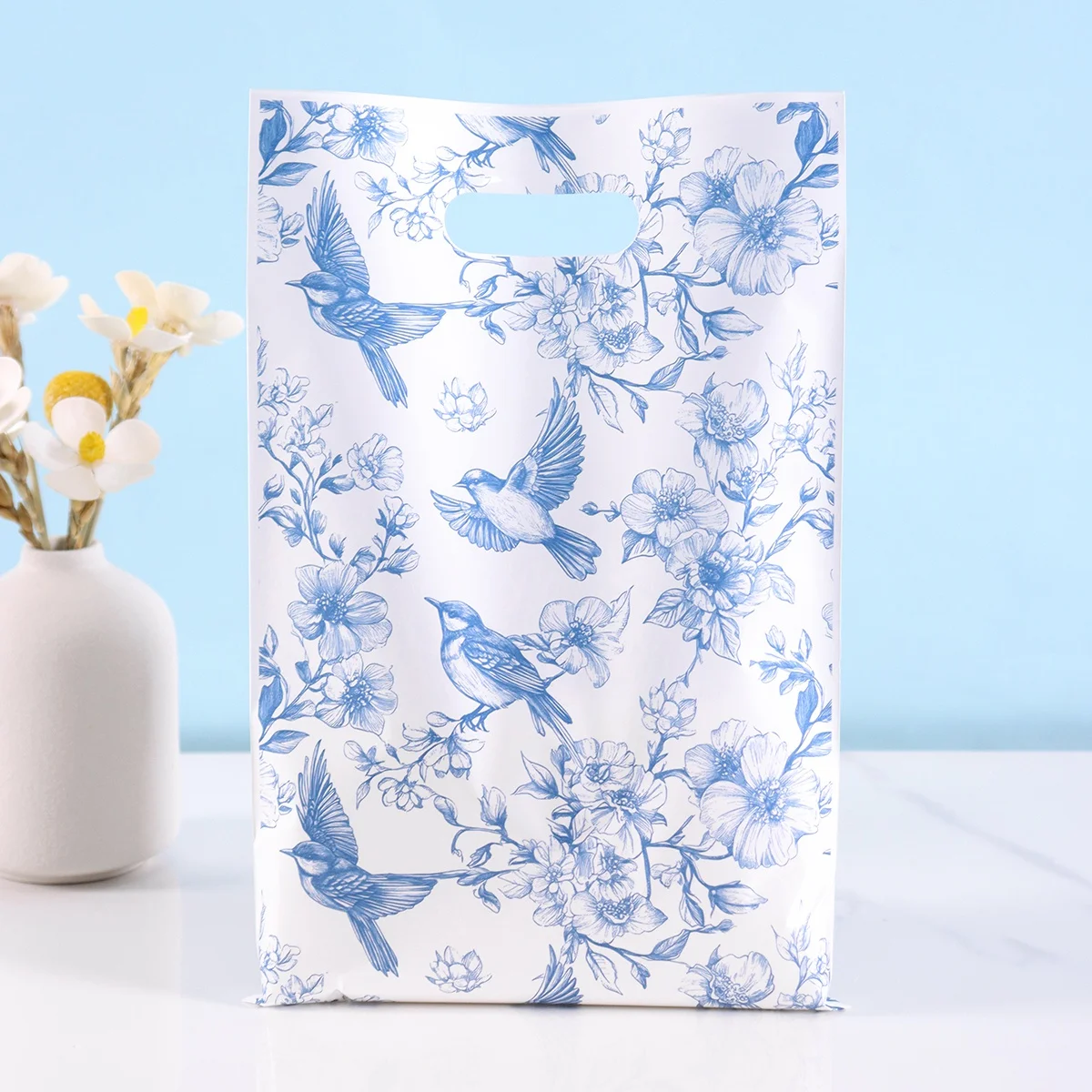 10/20/50 Stück blaue Geschenktüten aus Kunststoff mit Vogelmotiv, elegante Geschenktüten für Hochzeit, Frühling, Sommer, Urlaub, Party-Dekorationen – Detail 5