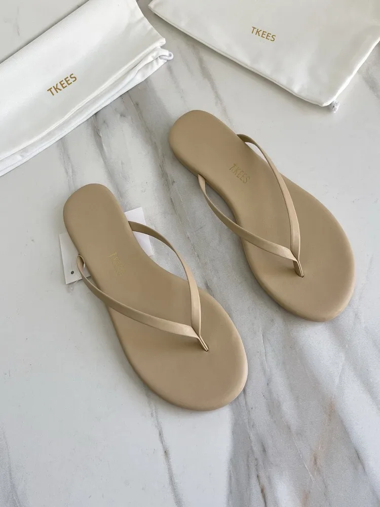 

TKEES, новые летние женские сандалии на плоской подошве, удобные мягкие римские повседневные резиновые сандалии без шнуровки с круглым носком