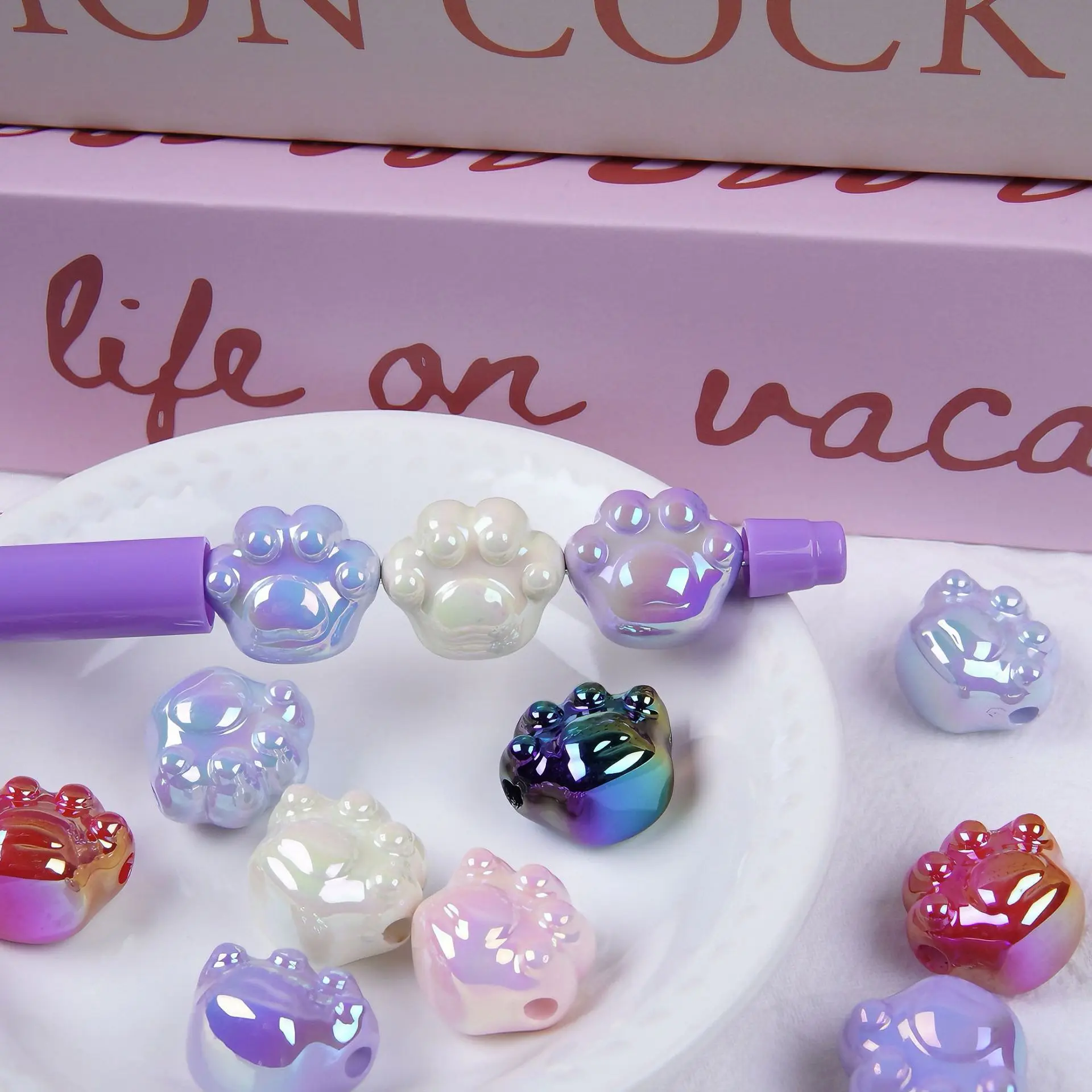 5PCS 18*16mm Aurora Gloss Cat Paw Acrylic Beads,Large Hole Loose Spacer Beads,DIY Pen Bracelet Keychain Jewelry Making Supplies