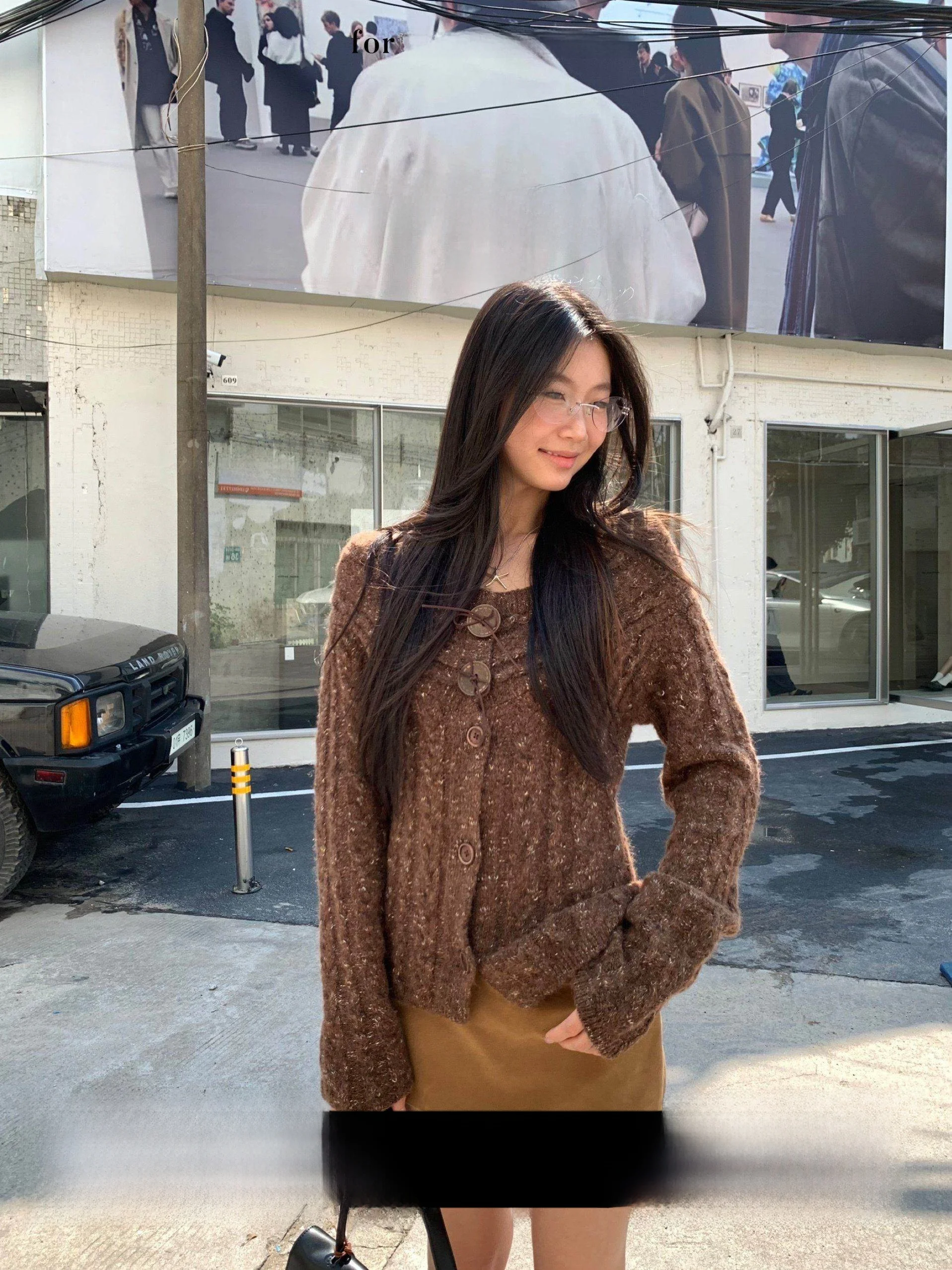 

Вязаный кардиган Fortunee на раннюю осень 2025: модный корейский стиль, на одно плечо, с узлом на талии, на пуговицах, теплый