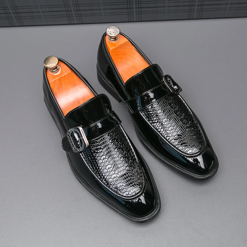 

2024 New Brand Men Wedding Leather Shoes Fashion Patent Leather Retro Business Work Shoes Derby Shoes Man Casual Flats Loafers