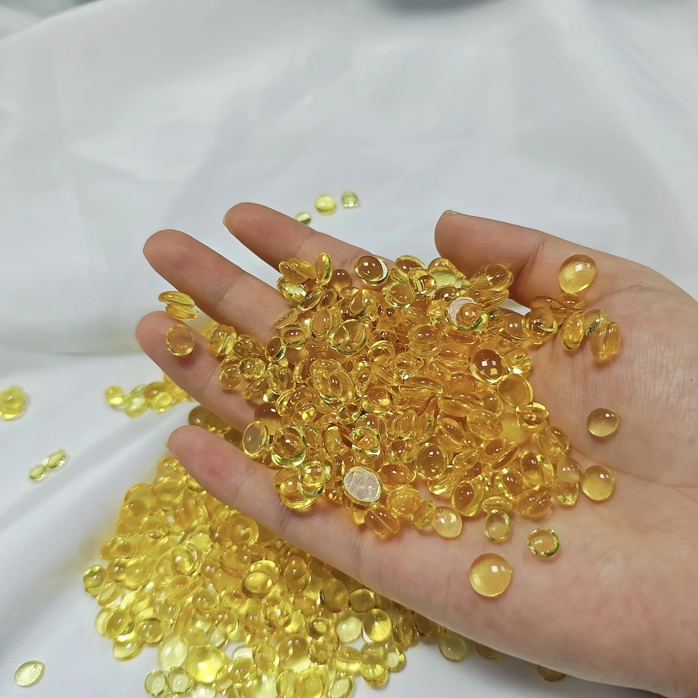 

Best Quality 20/50/100/200G Italian Keratin Glue yellow Granule/Beads/Grain For Human Hair Extension