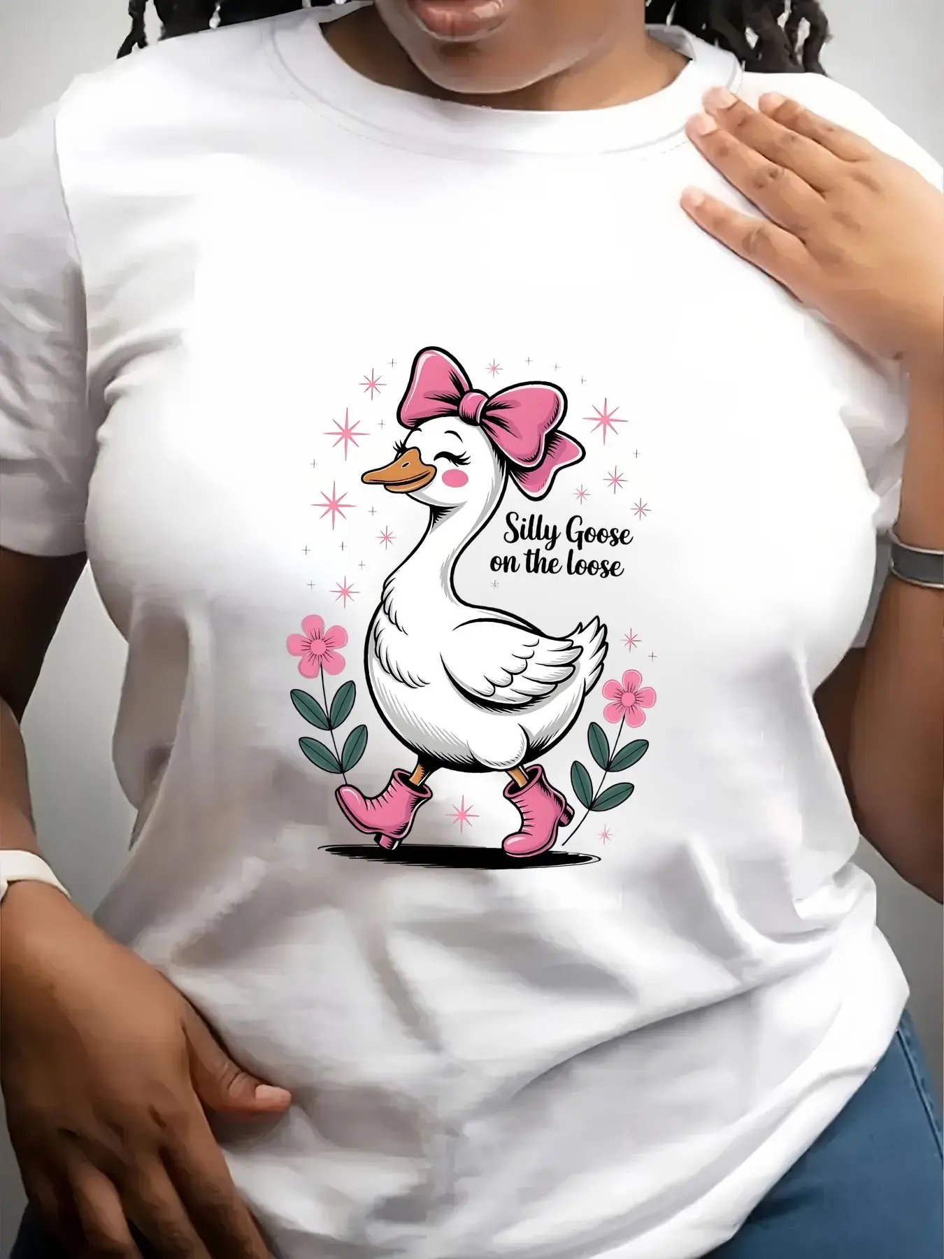 Women's Trendy Crew Neck T-Shirt Silly Goose on the Loose Suitable for Casual Sportswear
