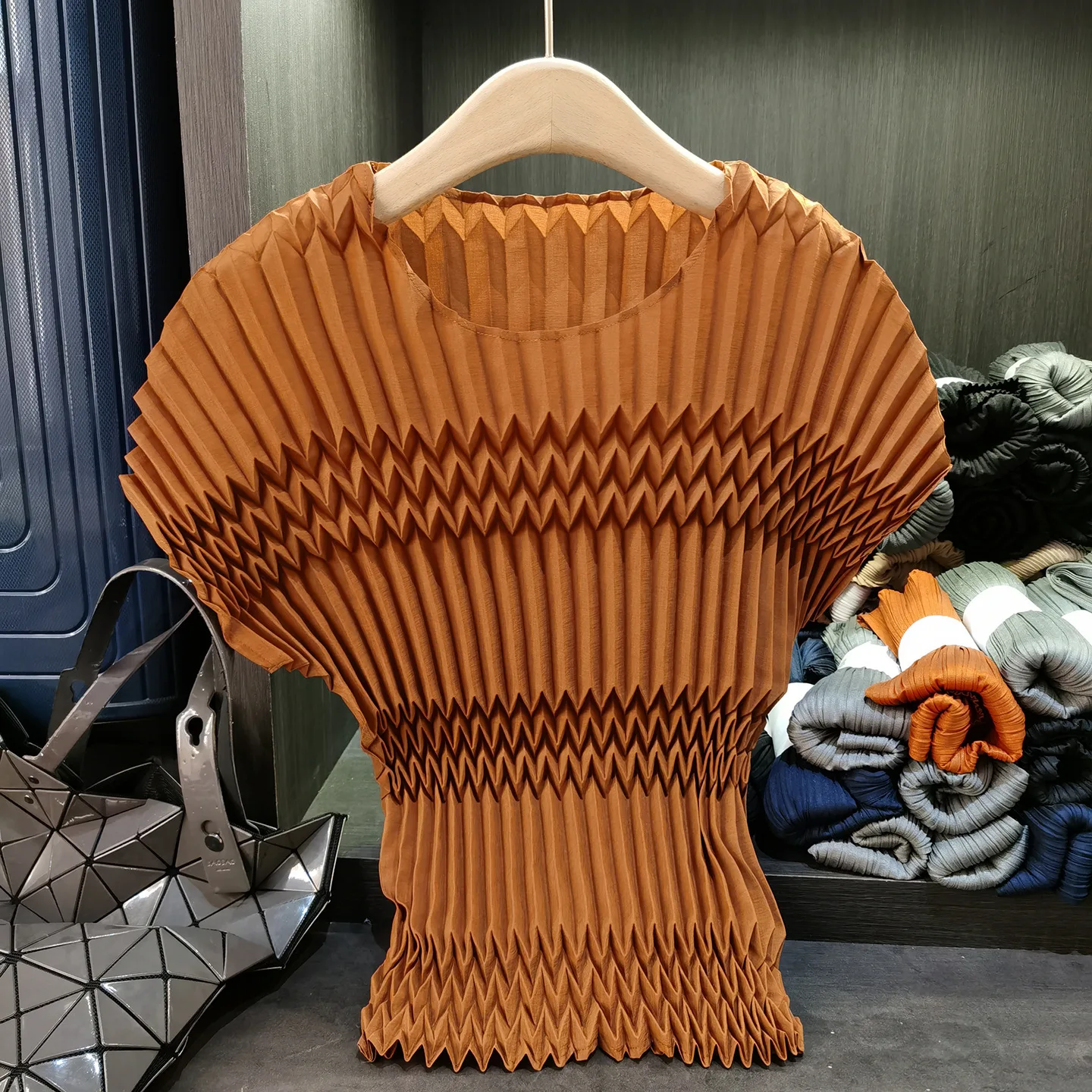 Miyake Pleated T-shirt Niche Pleated Stand-up Collar Pit Stripe Round Neck T-shirt 2025 Summer Solid Thin Short Sleeve Tops