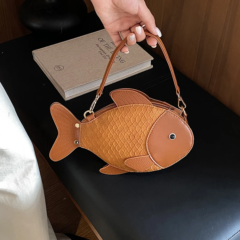 Koi-Fisch-förmige Umhängetasche, Damen-Sling-Bag, Kreative PU-Handtasche, Niedliches Einzigartiges Design für den täglichen Arbeitsweg, Münzbörse – Detail 6