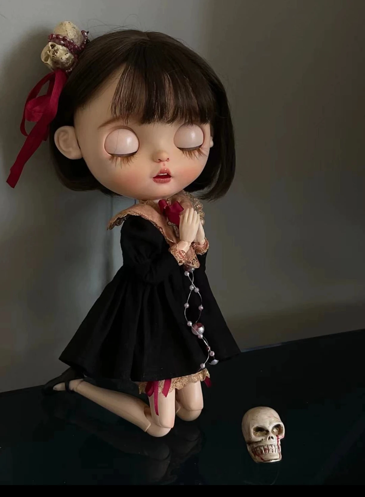 Blythe Clothes Dark skeleton bloodstained black skirt 1/6 Bjd 30cm Blythe Dolls (Fit Pullip,Ob24,ob22、monst、holala、Licca)