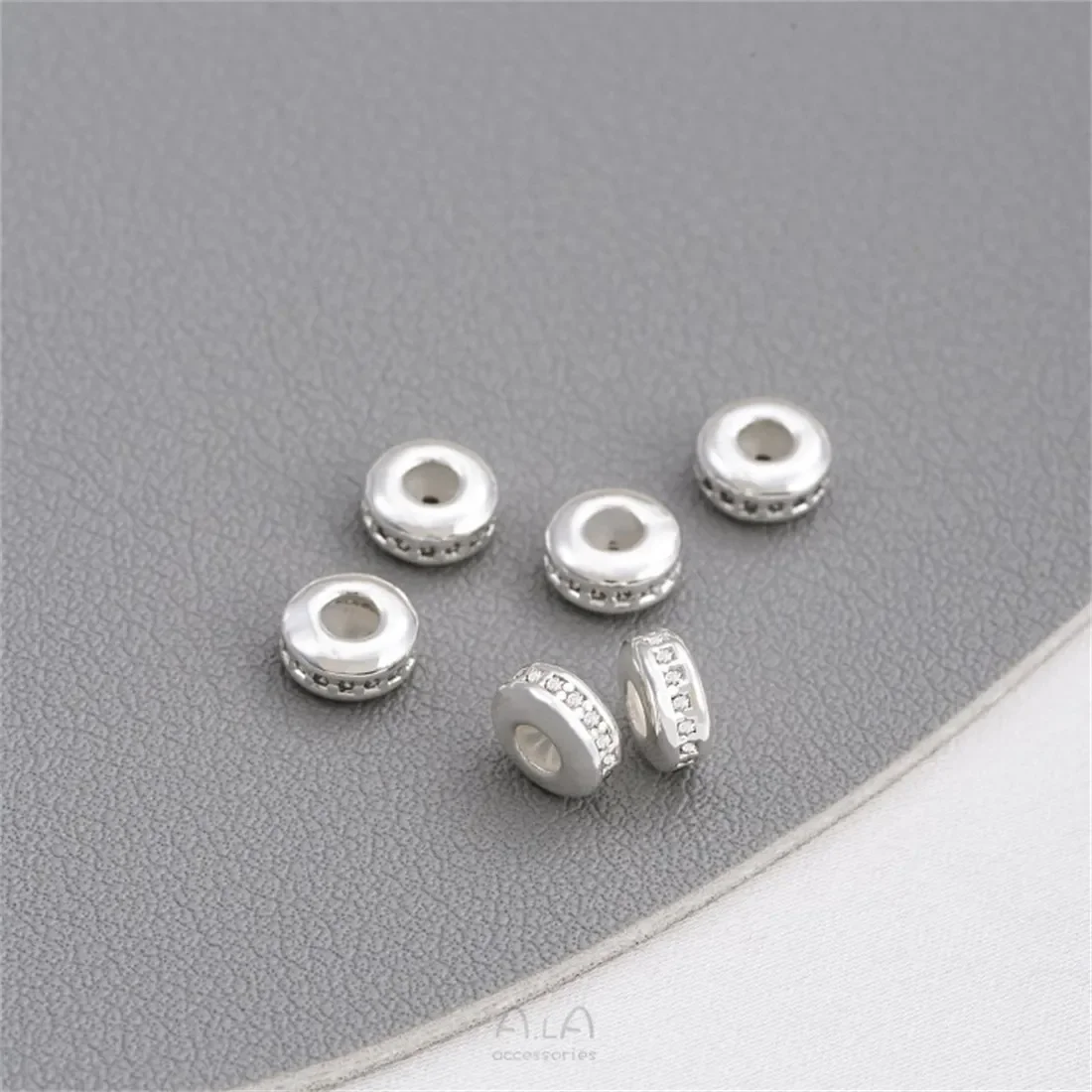 1 tapón de piedra de circonio recubierto de oro de 14K, cuenta de ajuste de silicona, espaciador de posicionamiento, rueda, cuenta plana, accesorio de cadena