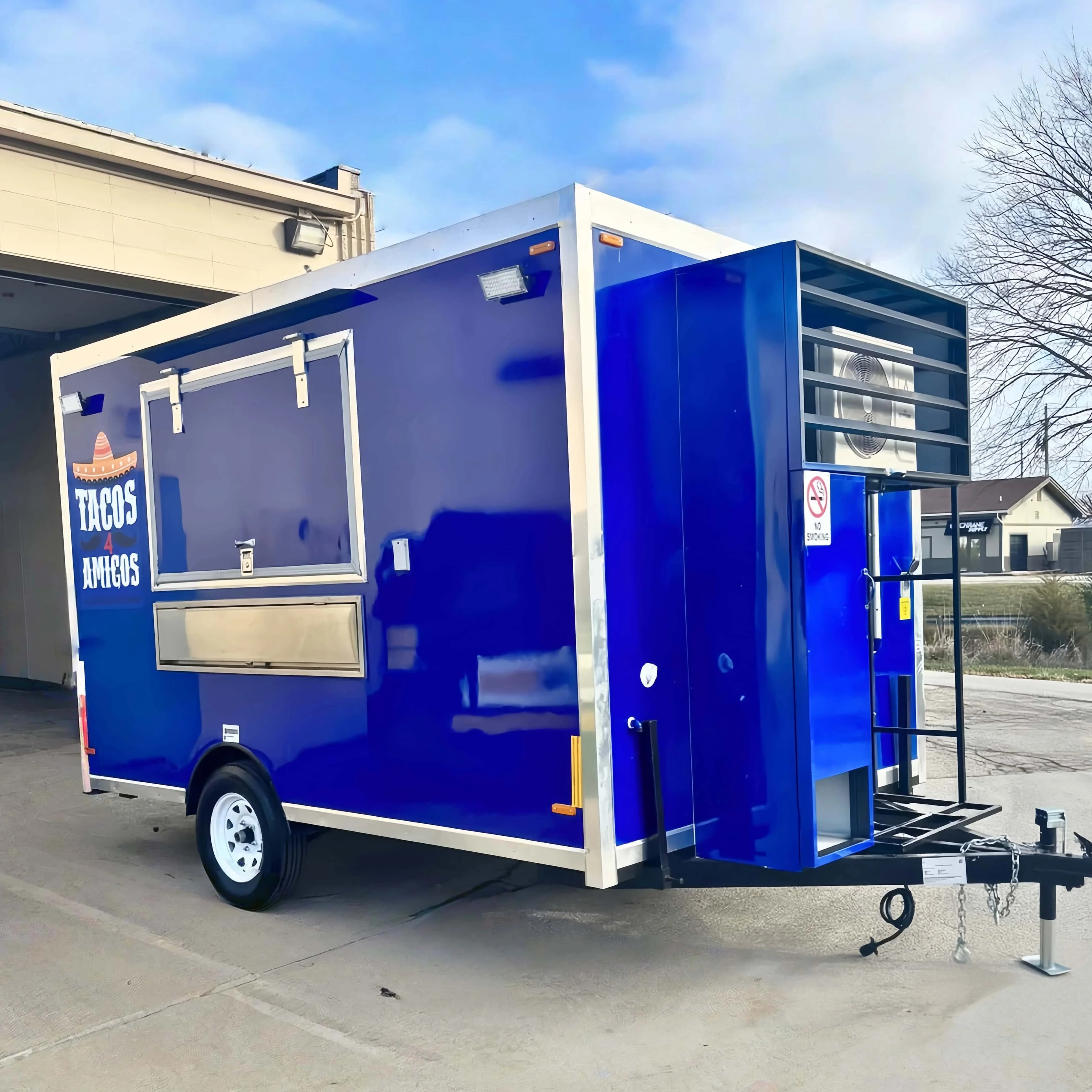 

Outdoor Customized Food Truck Trailer Food Truck Ideal for Camping Beverage Bar Fried Chicken Fast Food Cart