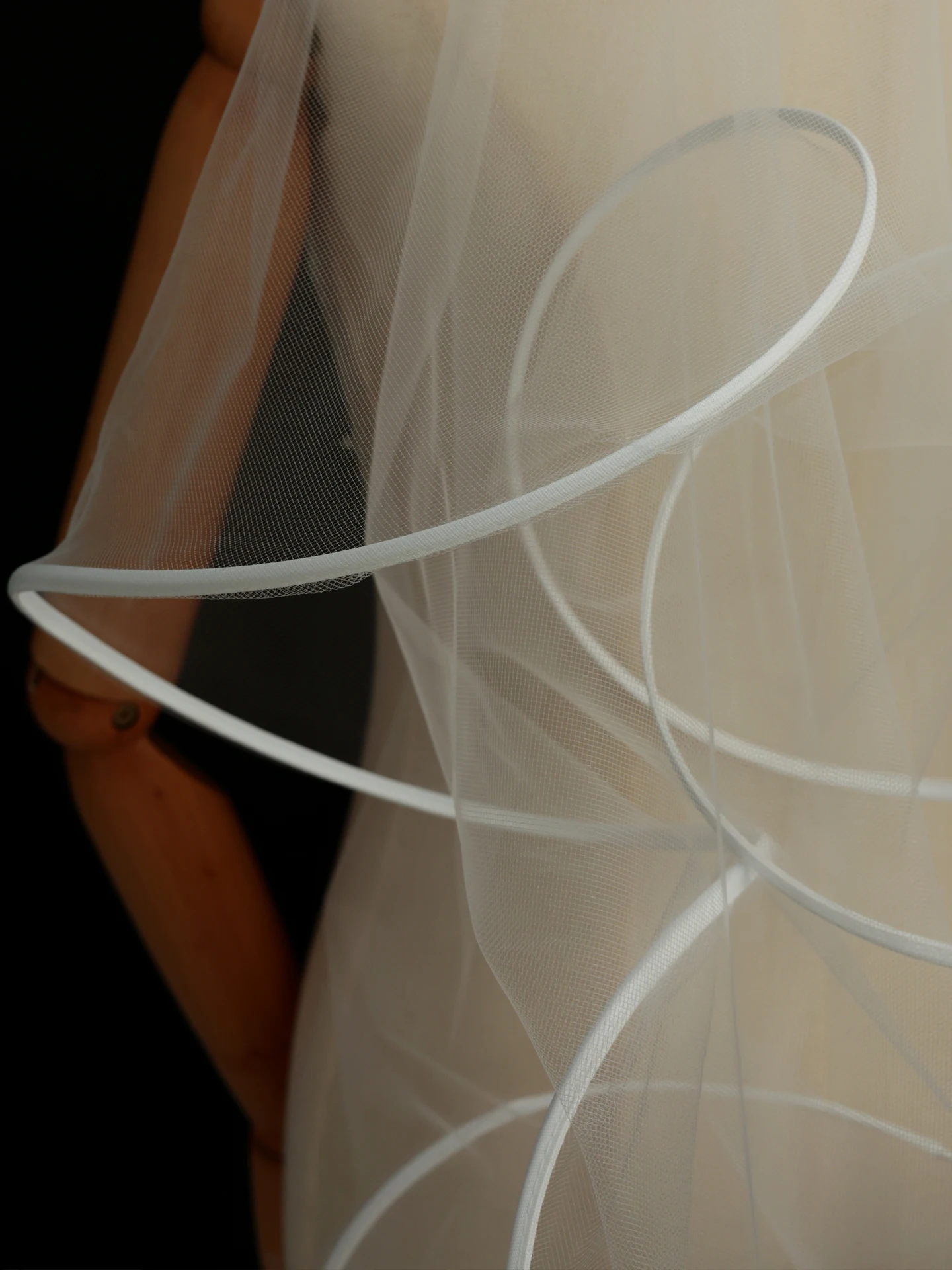 V556 Double Layer White Bridal Veil Elastic Edge High Transparency Wedding Ceremony Photo Props Accessory for Brides image 5